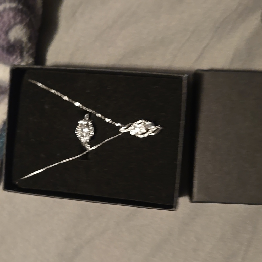 RING AND PENDANT SET - Picture 2 of 3